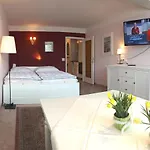 Johannes Seeblick Haus Haensel Gretel Am Ossiachersee Mit Direktem Seezugang Und Hallenbad Apartment *