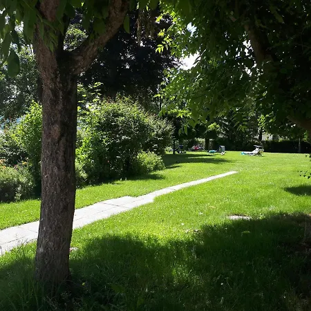 Seeblick Johannes Im Haus Hänsel Gretel Direkt Am Ossiachersee *