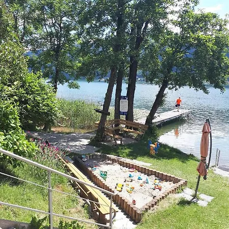 Seeblick Johannes Im Haus Hänsel Gretel Direkt Am Ossiachersee